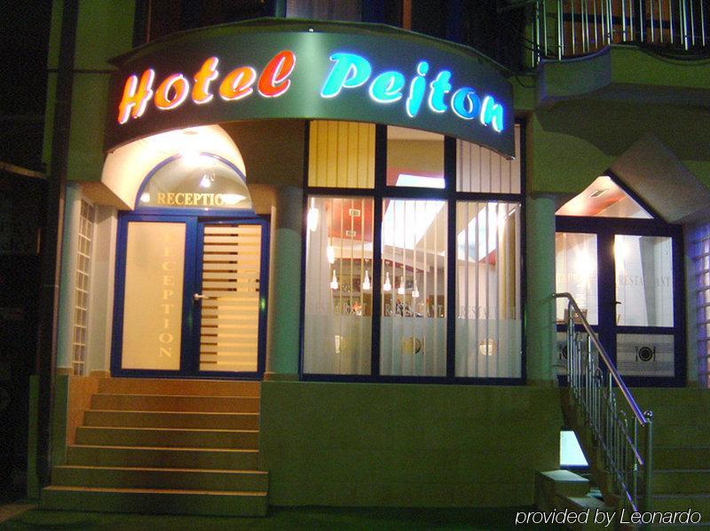 Hotel Pejton Приштина Екстер'єр фото
