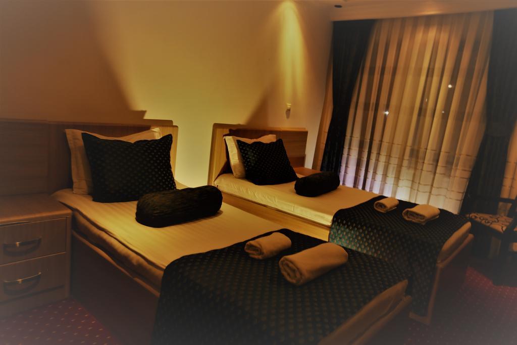 Hotel Pejton Приштина Екстер'єр фото