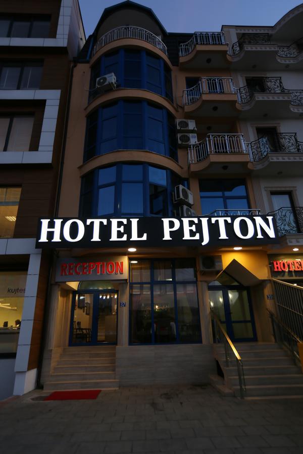 Hotel Pejton Приштина Екстер'єр фото